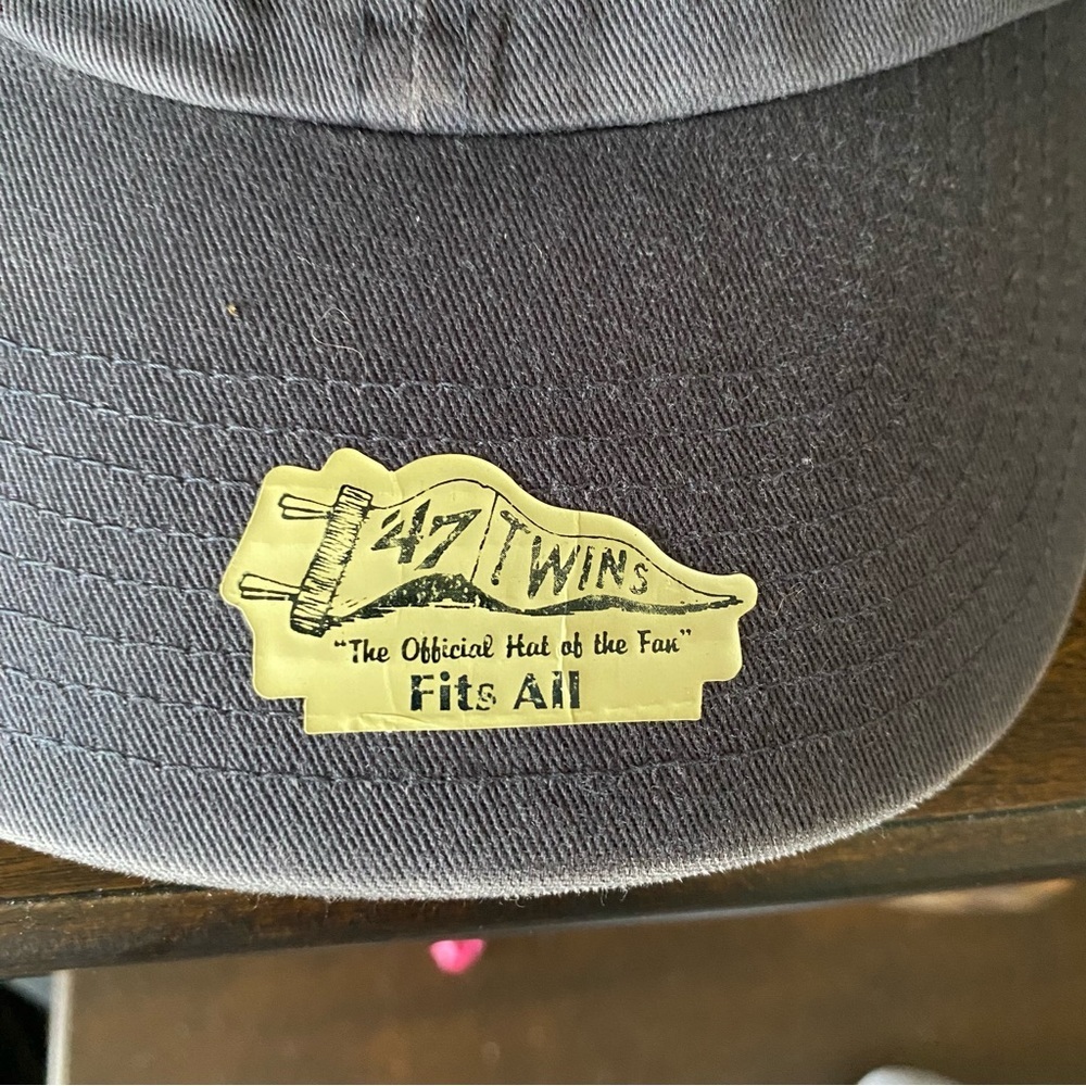 NWT 47 Twins New York Yankees Mariano Rivera 602 Saves Hat All Time Leader Grey - Picture 10 of 10